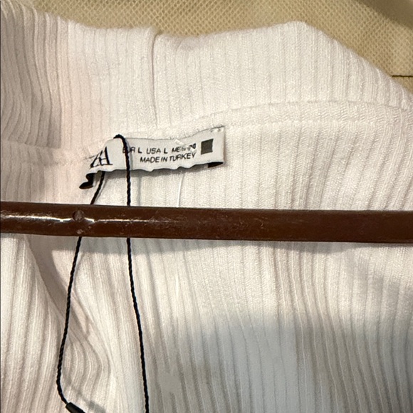 Zara White Ribbed Blouse with Zipper - Picture 4 of 7